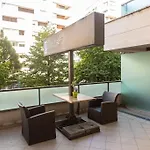 Lägenhet Flat On Corvin Promenade With Big Balcony
