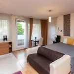 Flat On Corvin Promenade With Big Balcony Lägenhet