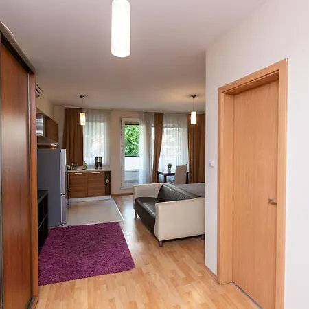 Flat On Corvin Promenade With Big Balcony Διαμέρισμα Βουδαπέστη