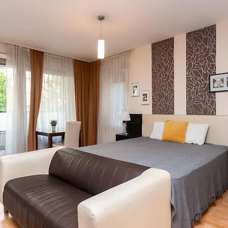 Lägenhet Flat On Corvin Promenade With Big Balcony *