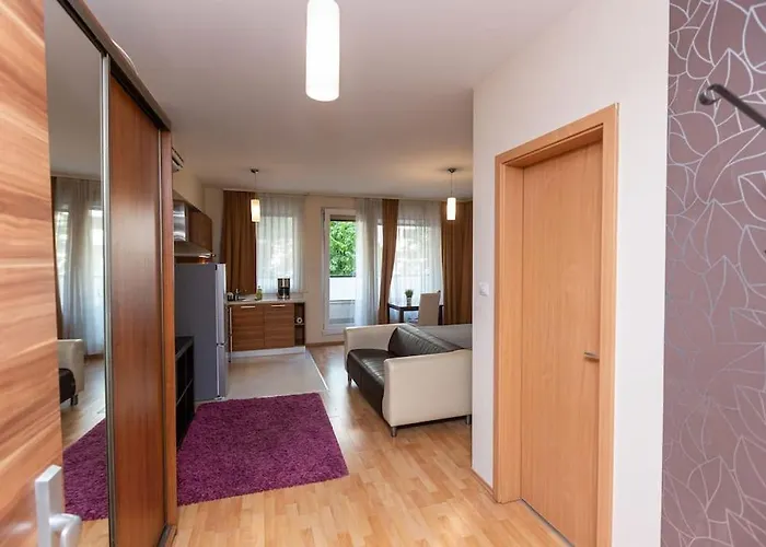Flat On Corvin Promenade With Big Balcony Апартаменты Будапешт