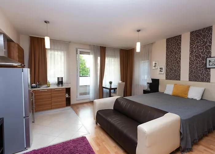 Flat On Corvin Promenade With Big Balcony Appartamento *