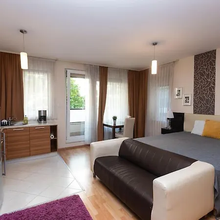 Flat On Corvin Promenade With Big Balcony Lejlighed *